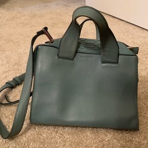 Pour la Victoire shoulder bag